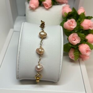 Artisanal handmade bracelet with pearl. Unique beautiful